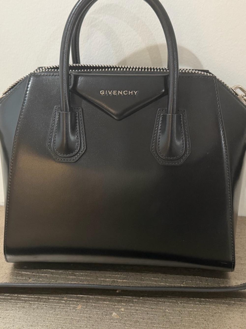 Givenchy Medium Black Antigona Smooth Leather Satchel - Picture 3 of 10